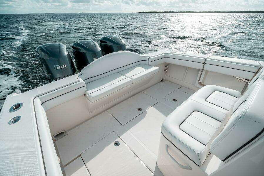 34ft Jupiter Yacht For Sale