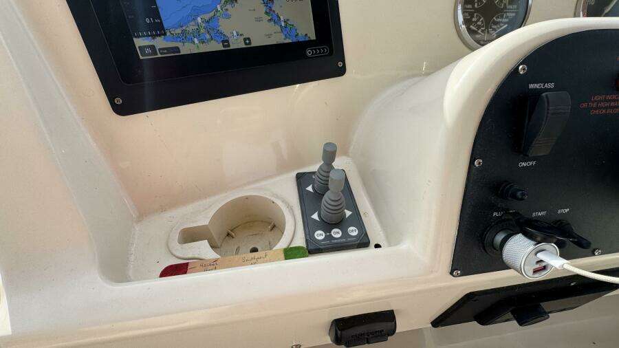 Flybridge Upper Helm