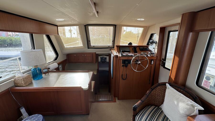 34' 2008 Mainship 34 TRAWLER
