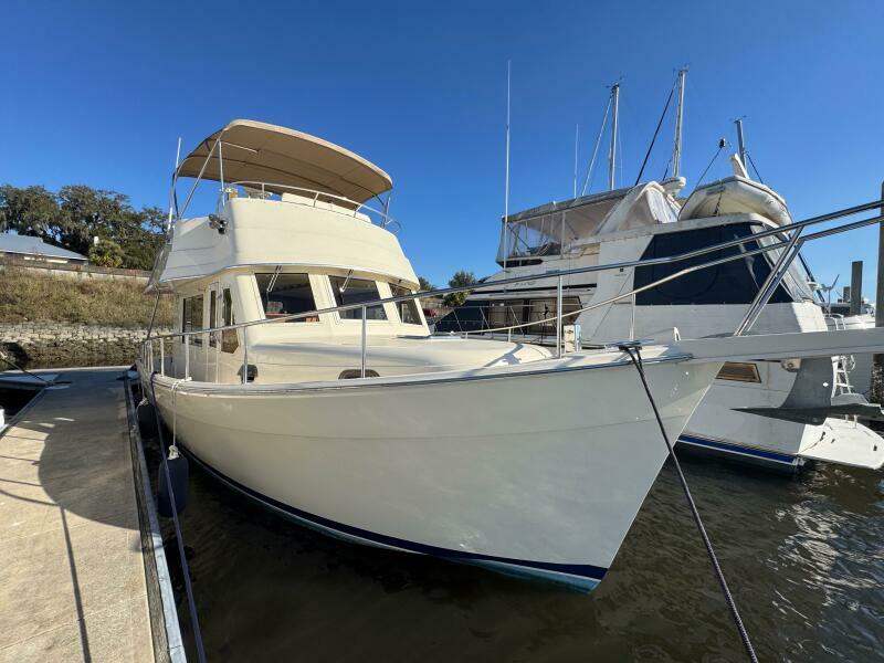 34' 2008 Mainship 34 TRAWLER