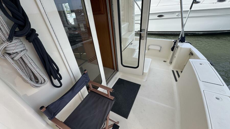 34' 2008 Mainship 34 TRAWLER