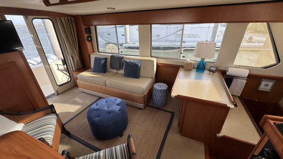 34' 2008 Mainship 34 TRAWLER