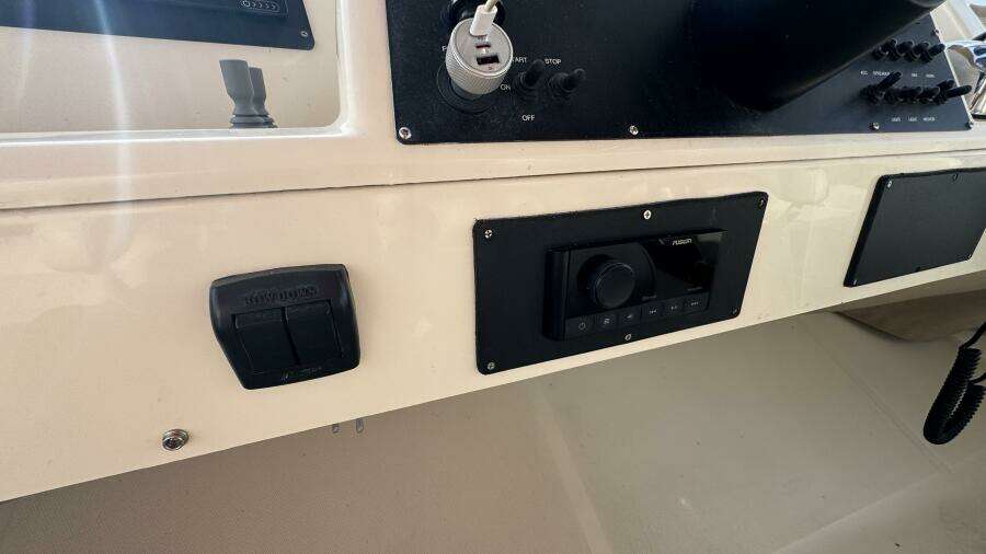 Flybridge Upper Helm