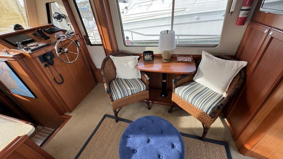 34' 2008 Mainship 34 TRAWLER