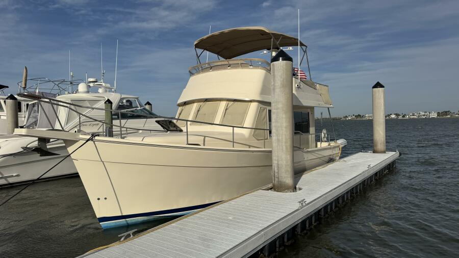 34' 2008 Mainship 34 TRAWLER