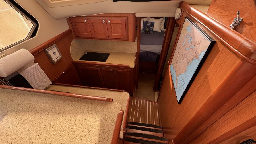 34' 2008 Mainship 34 TRAWLER