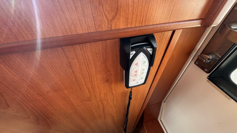 34' 2008 Mainship 34 TRAWLER