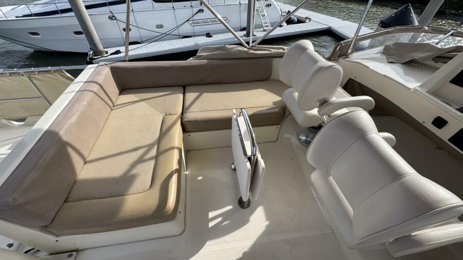 34' 2008 Mainship 34 TRAWLER