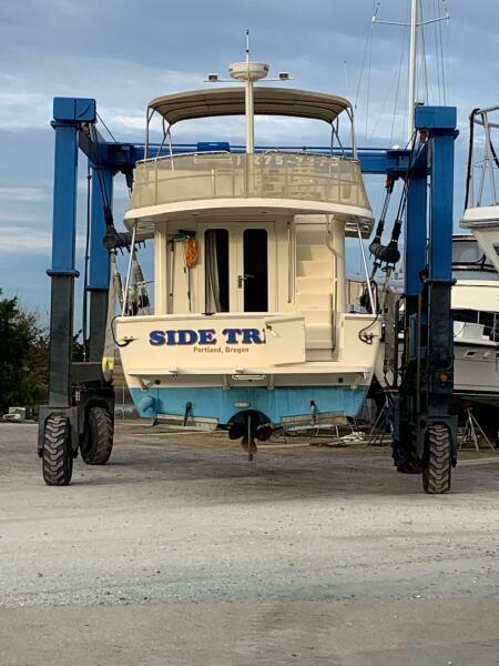 34' 2008 Mainship 34 TRAWLER