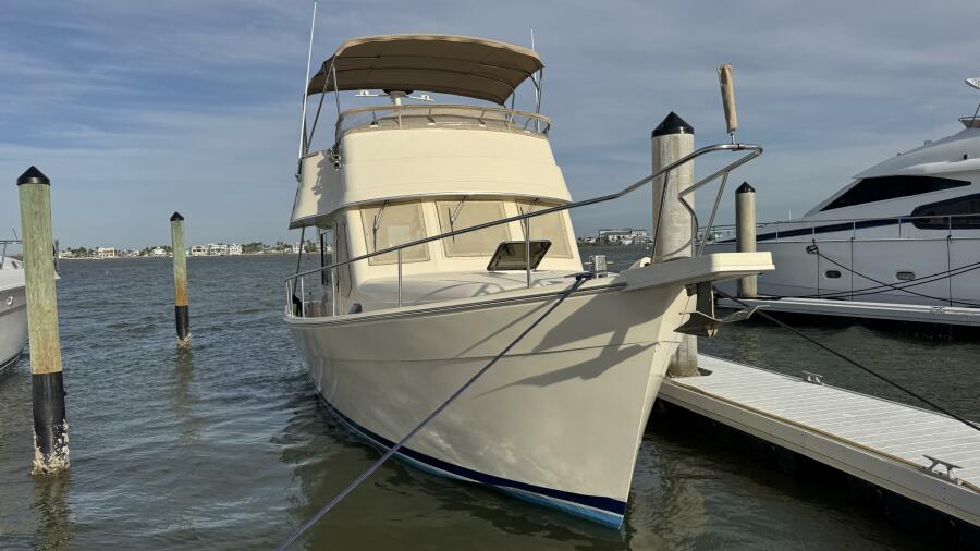 34' 2008 Mainship 34 TRAWLER