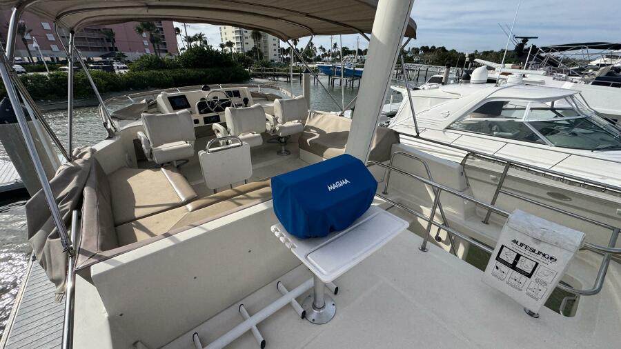 34' 2008 Mainship 34 TRAWLER