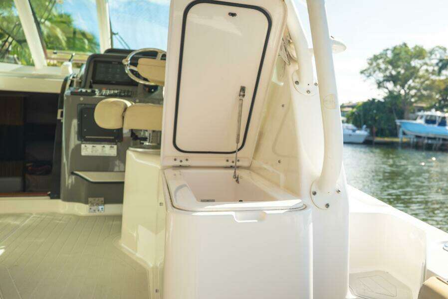 38ft Pursuit Yacht For Sale