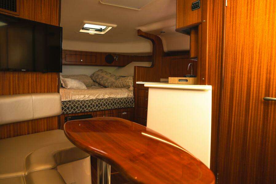 38ft Pursuit Yacht For Sale