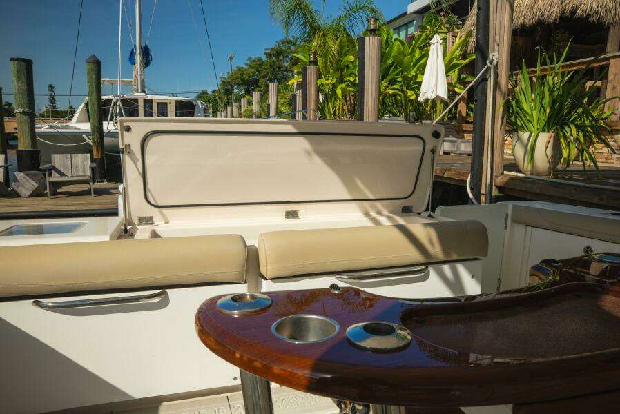 38ft Pursuit Yacht For Sale