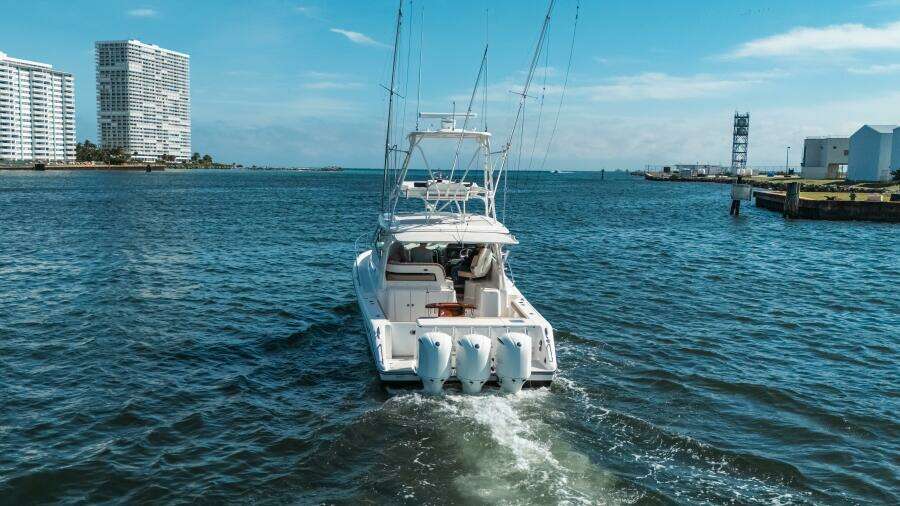 38ft Pursuit Yacht For Sale