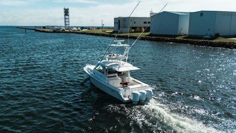 38ft Pursuit Yacht For Sale