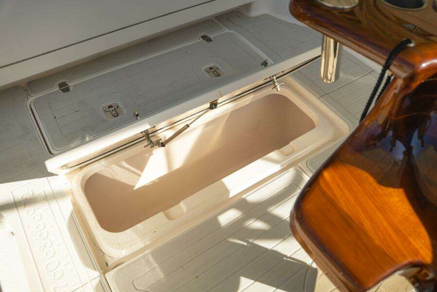 38ft Pursuit Yacht For Sale