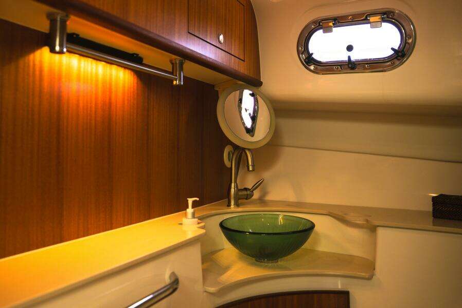 38ft Pursuit Yacht For Sale