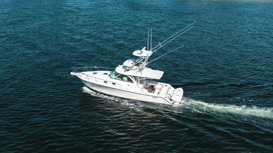 38ft Pursuit Yacht For Sale