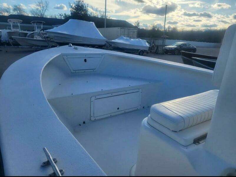 18ft May Craft Yacht For Sale