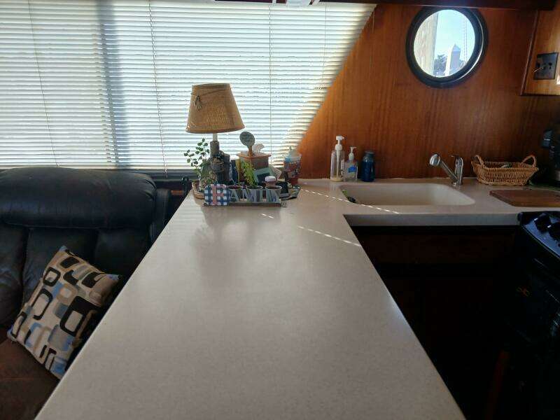 Concrete Idea 48ft Hatteras Yacht For Sale