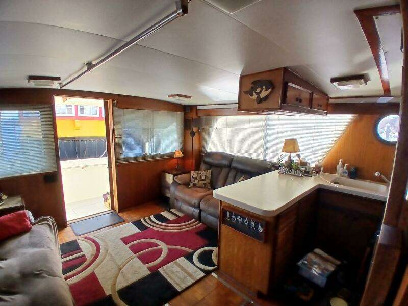 Concrete Idea 48ft Hatteras Yacht For Sale