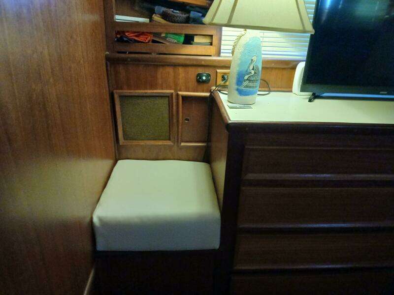 Concrete Idea 48ft Hatteras Yacht For Sale