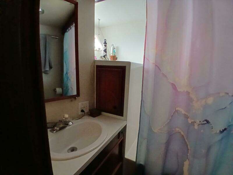 Concrete Idea 48ft Hatteras Yacht For Sale