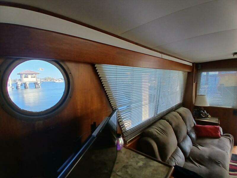 Concrete Idea 48ft Hatteras Yacht For Sale
