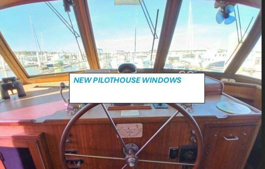 Concrete Idea 48ft Hatteras Yacht For Sale