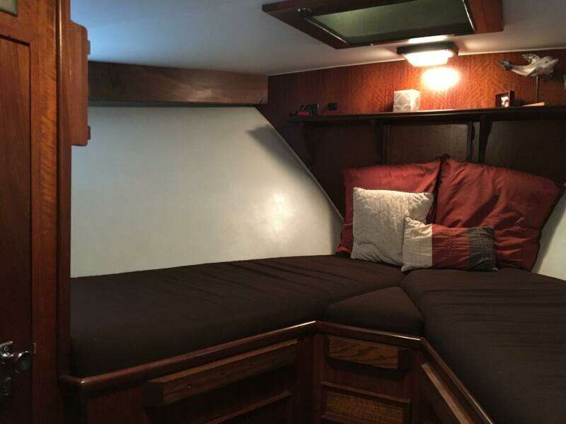 Concrete Idea 48ft Hatteras Yacht For Sale