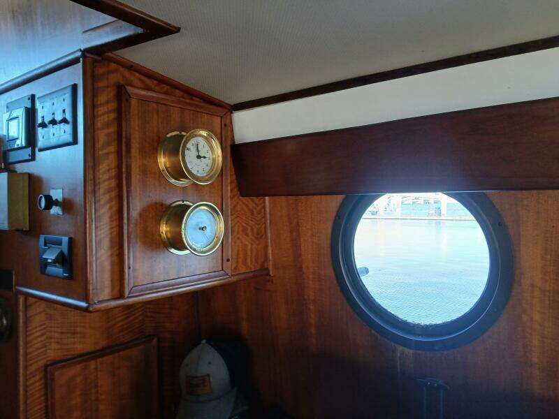 Concrete Idea 48ft Hatteras Yacht For Sale