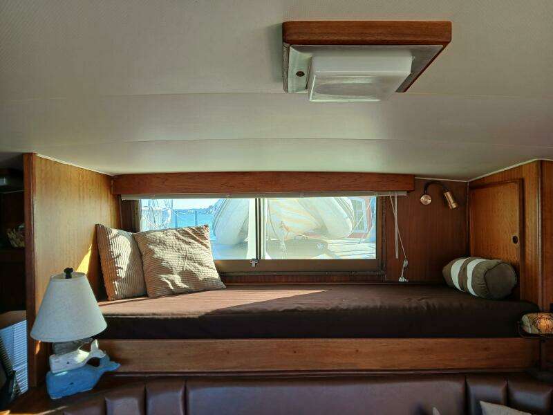 Concrete Idea 48ft Hatteras Yacht For Sale