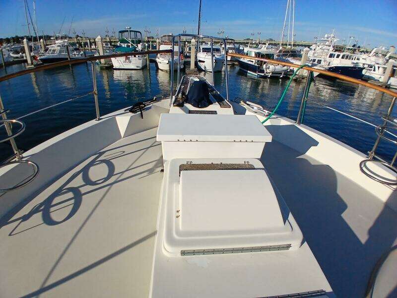 Concrete Idea 48ft Hatteras Yacht For Sale