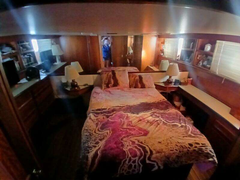 Concrete Idea 48ft Hatteras Yacht For Sale