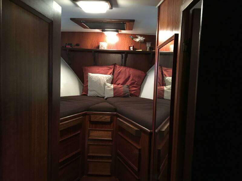 Concrete Idea 48ft Hatteras Yacht For Sale