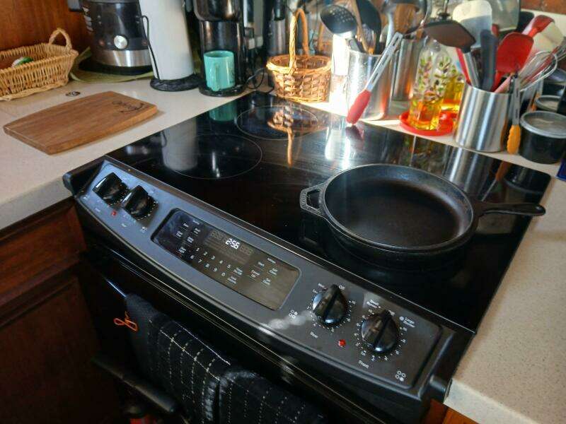 Concrete Idea 48ft Hatteras Yacht For Sale