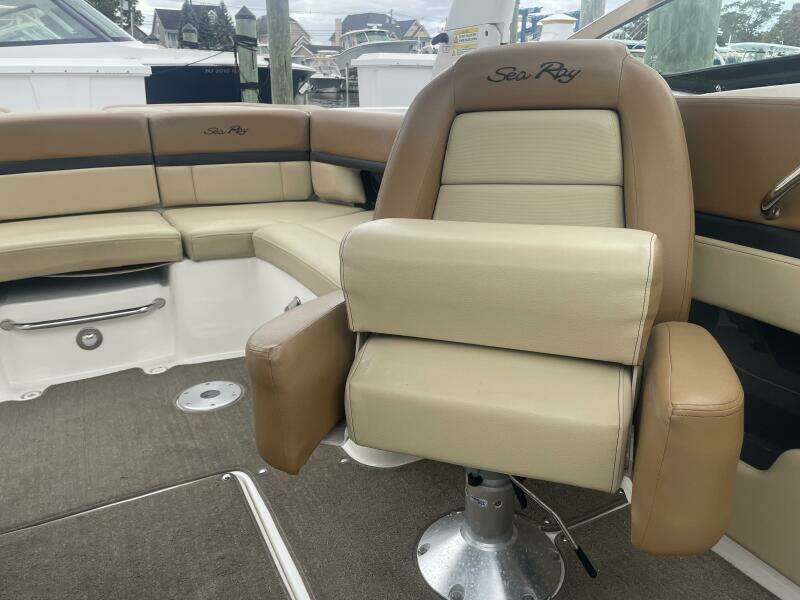 25ft Sea Ray Yacht For Sale