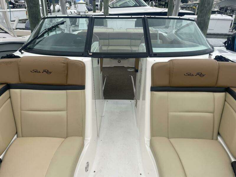 25ft Sea Ray Yacht For Sale