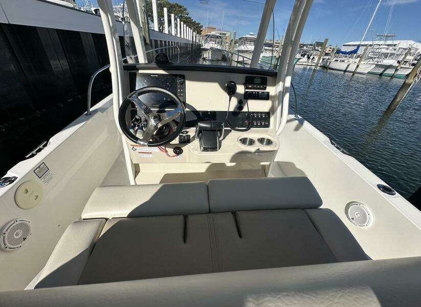 27ft Boston Whaler Yacht For Sale