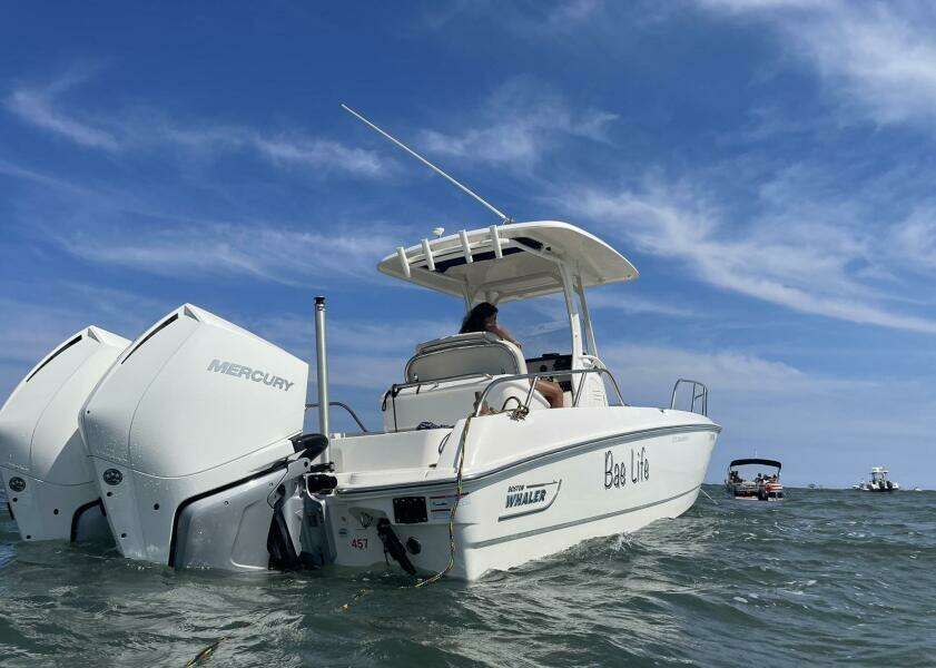 27ft Boston Whaler Yacht For Sale