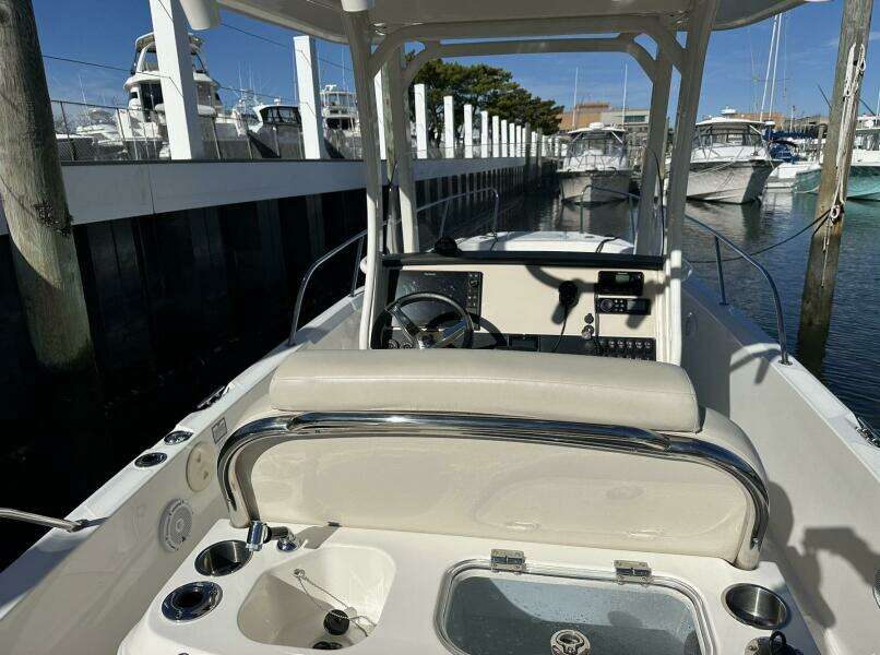 27ft Boston Whaler Yacht For Sale