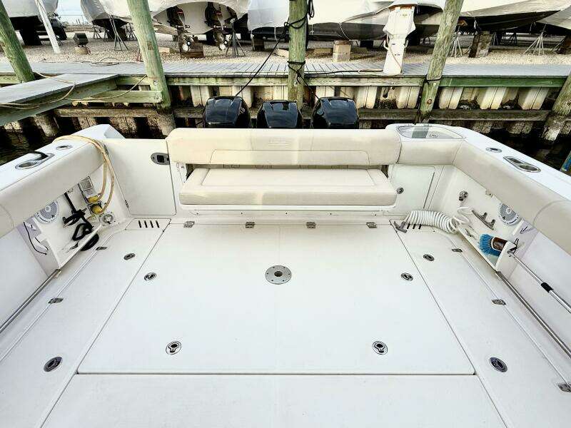 34ft Boston Whaler Yacht For Sale