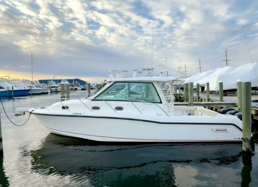 34ft Boston Whaler Yacht For Sale