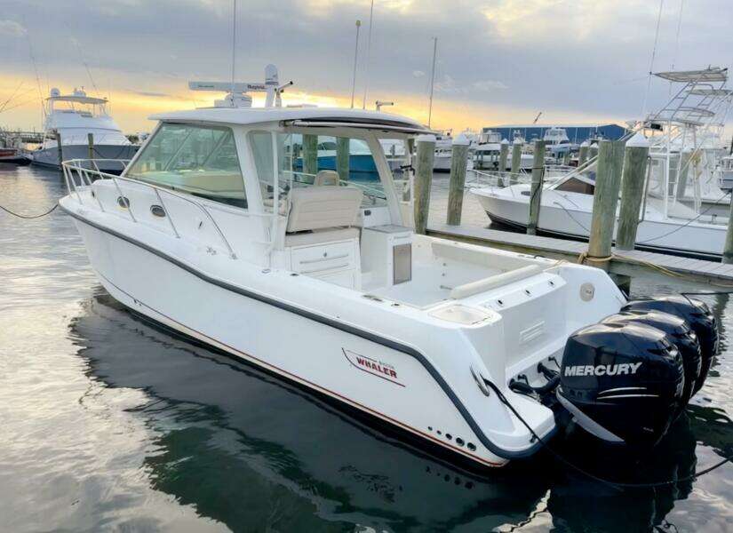 34ft Boston Whaler Yacht For Sale