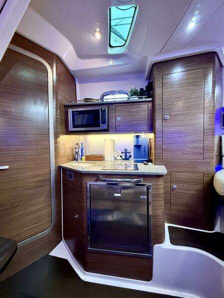 34ft Boston Whaler Yacht For Sale