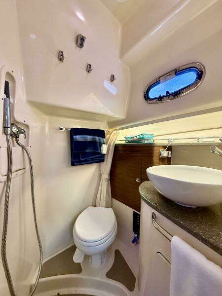 34ft Boston Whaler Yacht For Sale