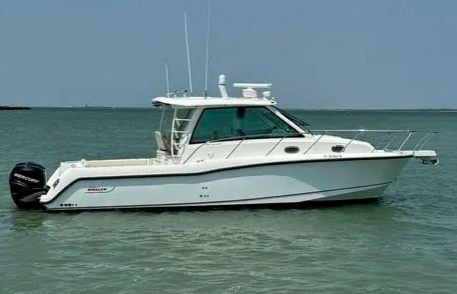 34ft Boston Whaler Yacht For Sale