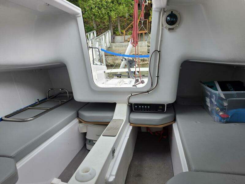 Salubrity 24ft Beneteau Yacht For Sale