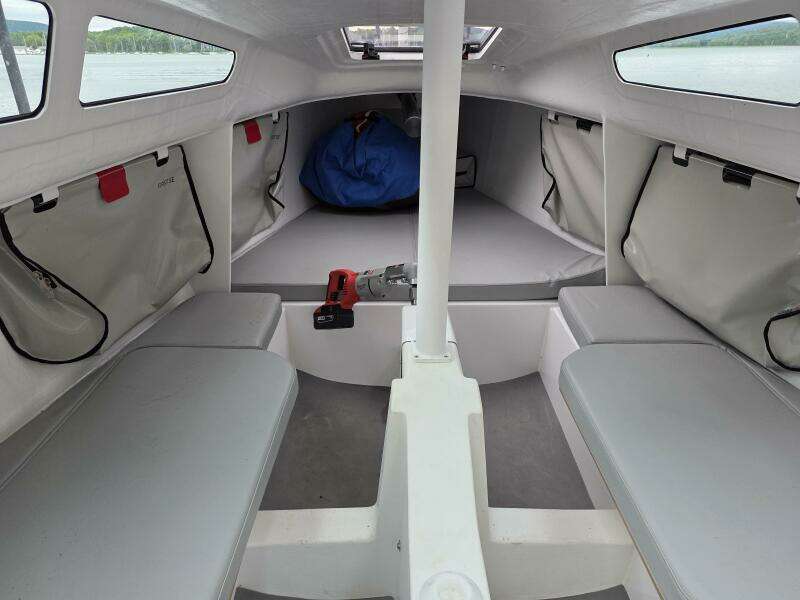 Salubrity 24ft Beneteau Yacht For Sale